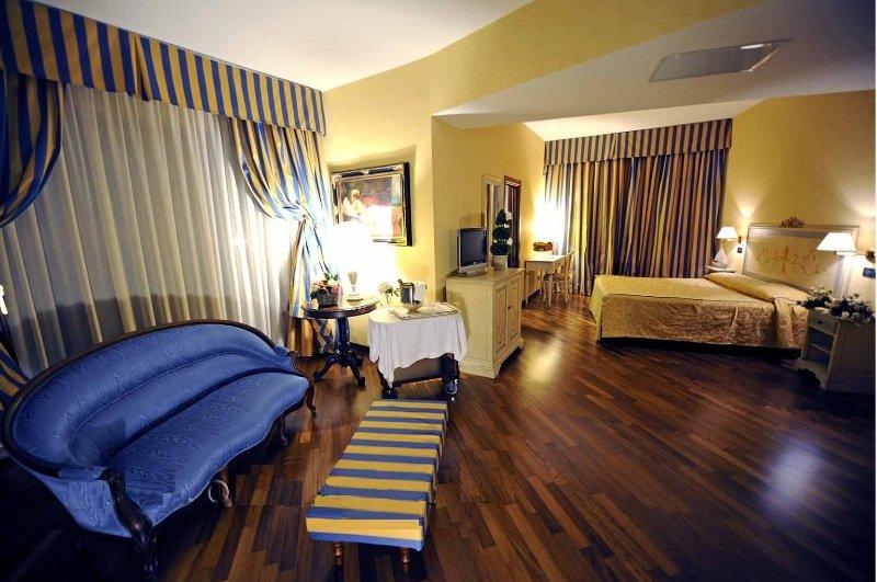 Punta Campanella Resort & Spa Маса Лубрензе Екстериор снимка